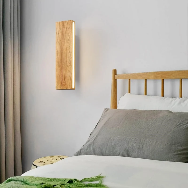 Væglampe i Træ med Justerbar LED for Optimal Belysning