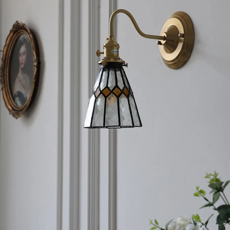 Væglampe med Vintage Glas – Stilfuld og Stemningsfuld Belysning
