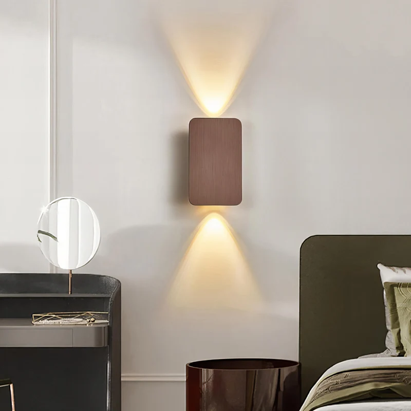Moderne Væglampe i Metal – Elegant LED Belysning