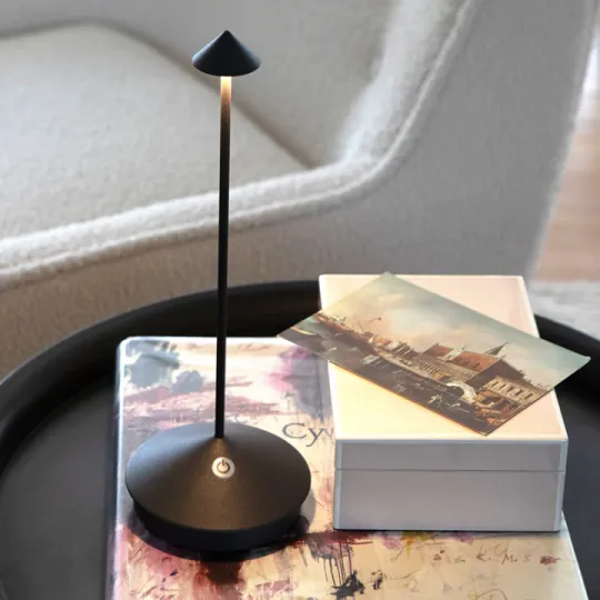 Trådløs LED Bordlampe – Stilfuld og Justerbar Belysning