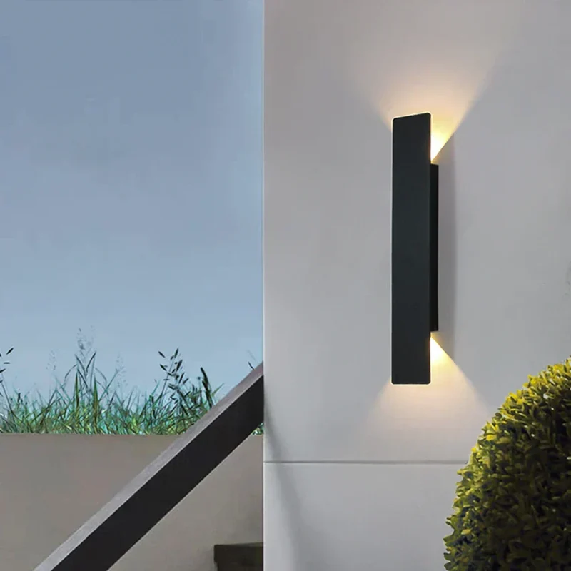Sort Udendørs LED Væglampe i Aluminium - Energibesparende