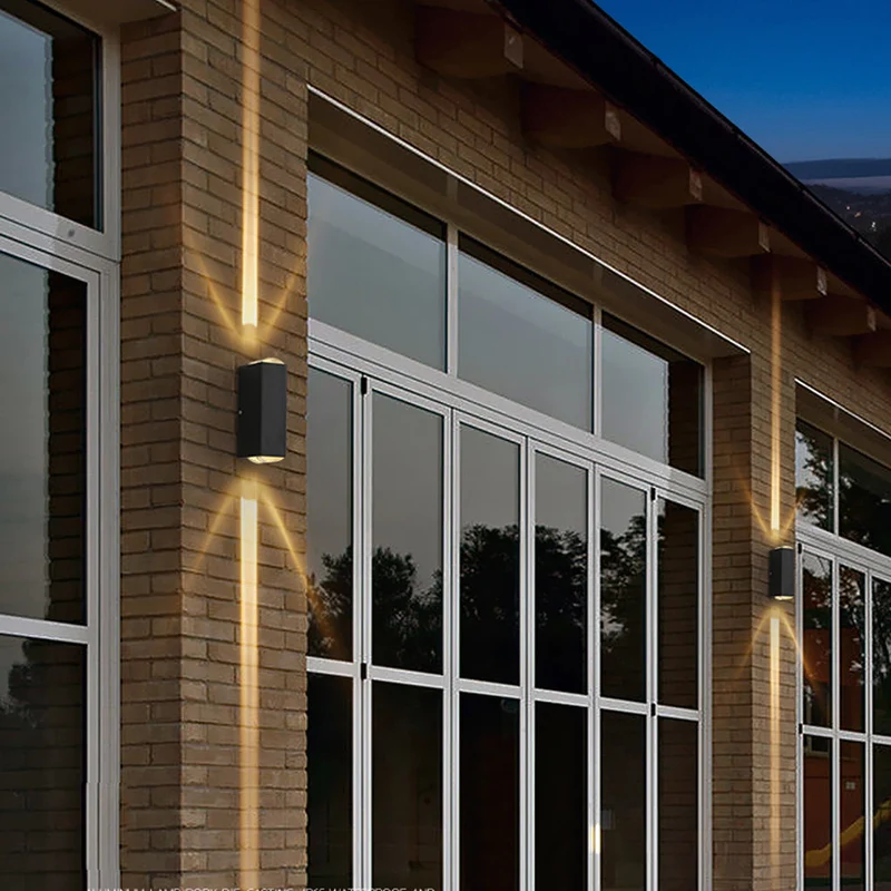 Udendørs LED Væglampe i Sort Aluminium - Moderne Design