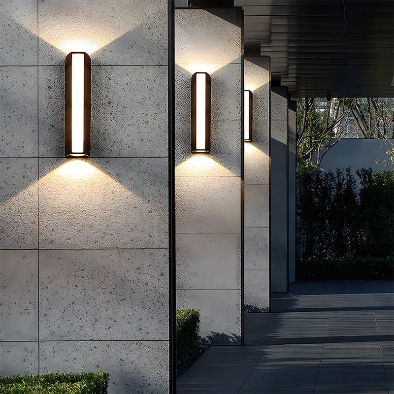 Vandtæt LED Udendørslampe med Moderne Design