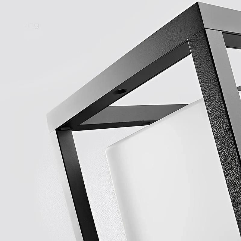Solcelledrevet Udendørs LED Lampe i Sort Aluminium