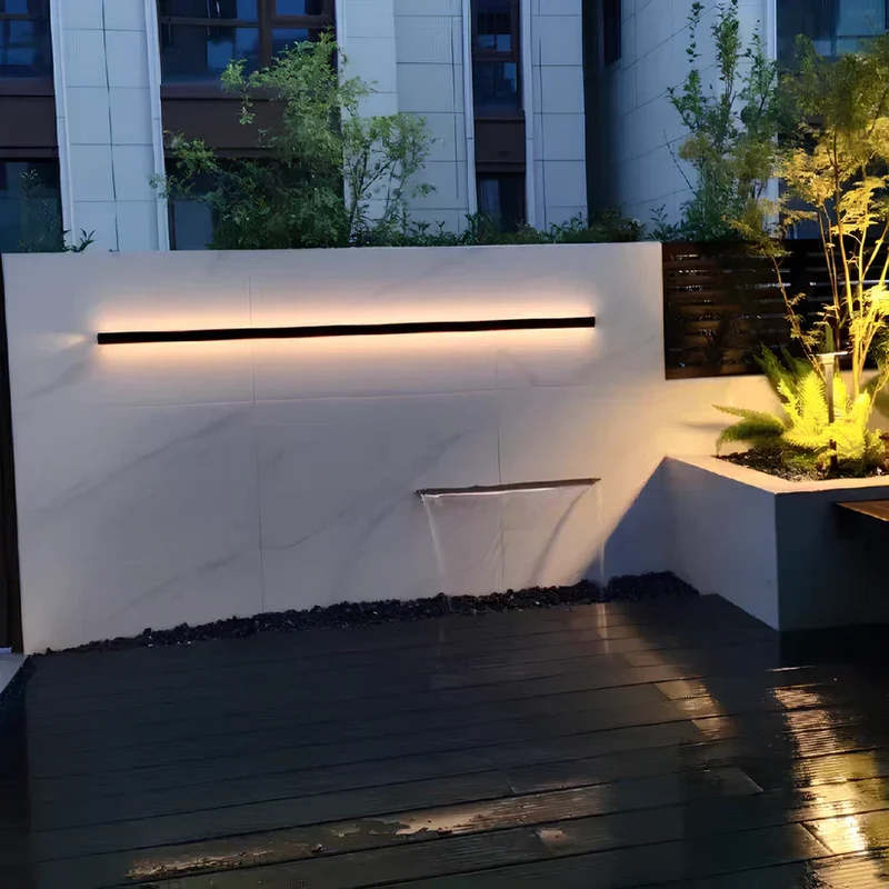 Elegant Udendørs Væglampe i Aluminium - Moderne LED Lys