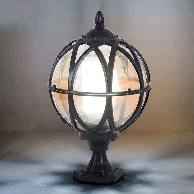 Elegant Udendørs Væglampe med Vejsikkert Glasdesign
