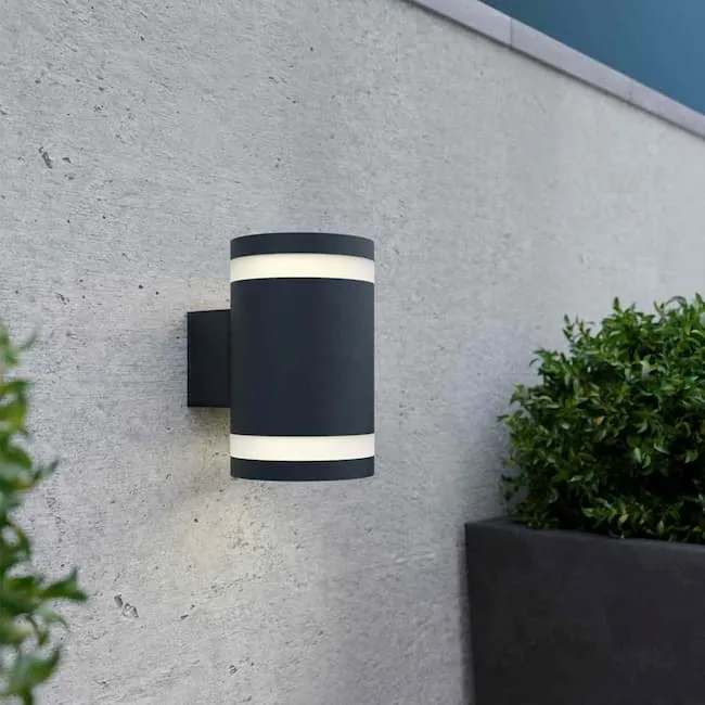 Solcelle Udendørs Væglampe - Energibesparende og Stilren