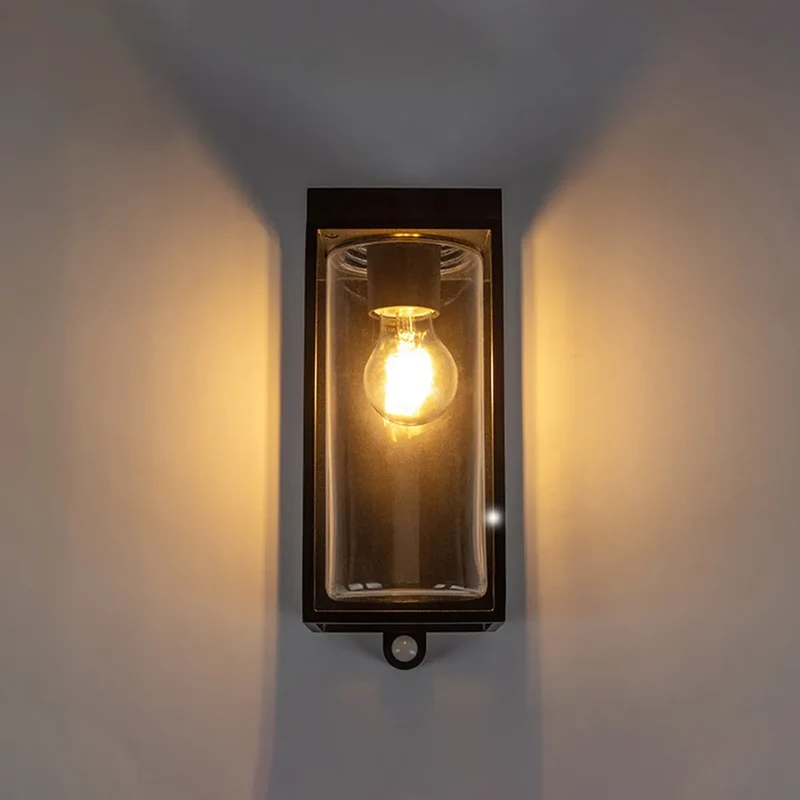 Elegant Udendørslampe i Sort Metal med Glas og Solenergi