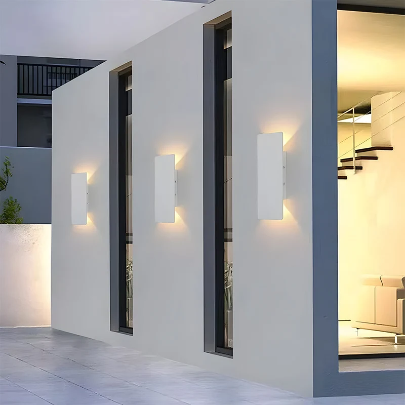 Vandtæt Udendørs Væglampe i Moderne Design, IP65 LED