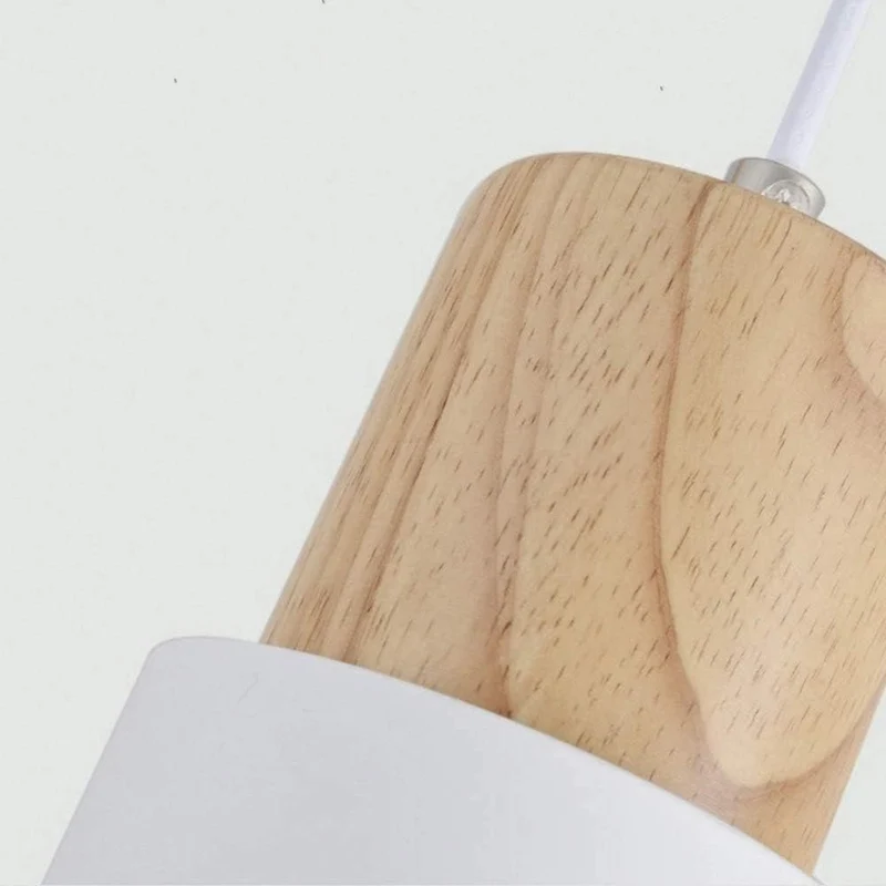 Elegant Træpendel i Sort – Moderne Cylinderdesign