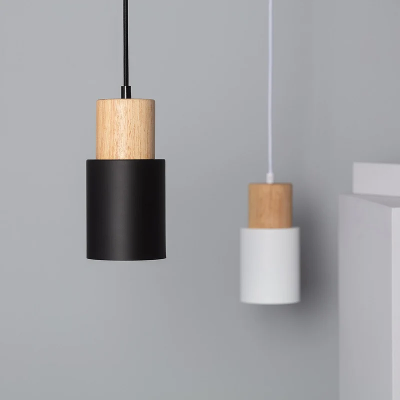 Elegant Træpendel i Sort – Moderne Cylinderdesign