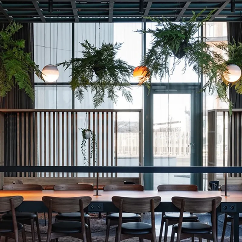 Farverig Glaspendel: Skab Stemning og Elegance i Dit Hjem