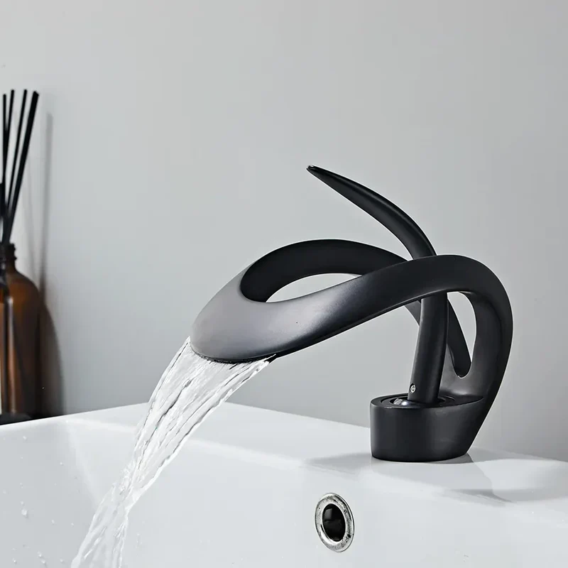 Moderne Kreativ Messing Vandfald Design Vandhane