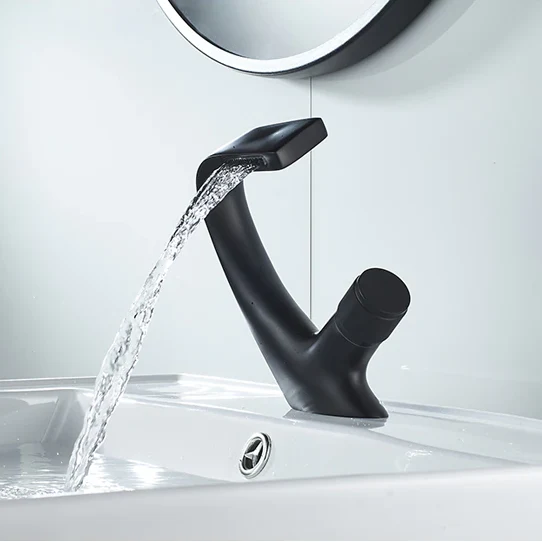 Kreativ Chrome Vandfald Elegant Vandhane