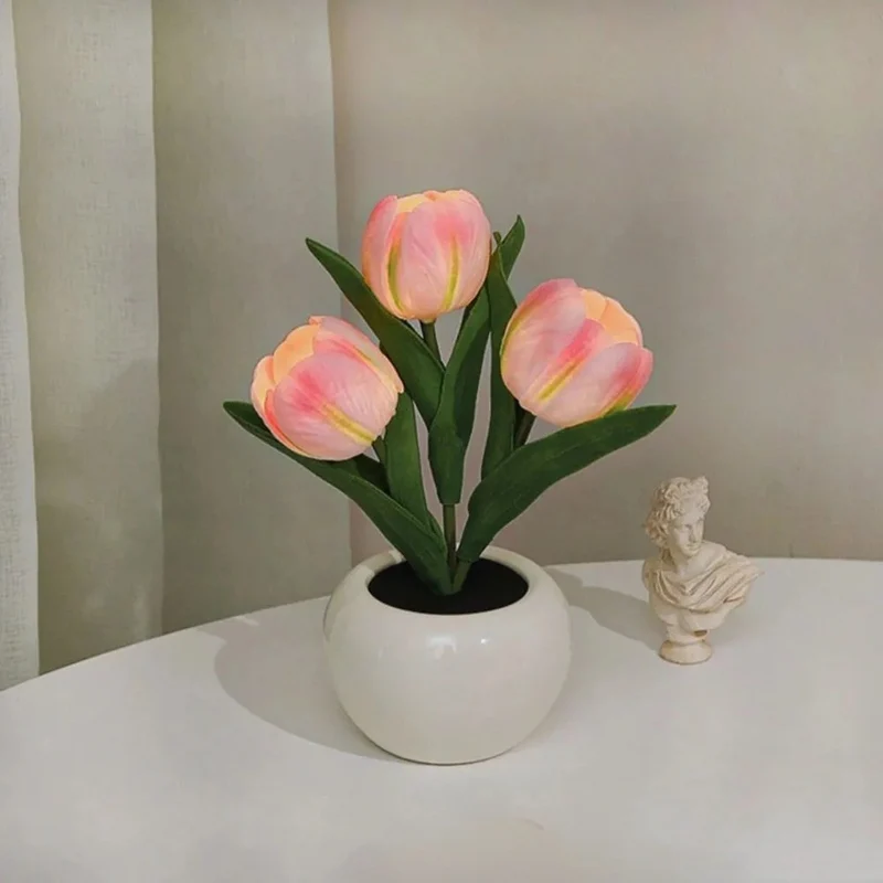 Dekorativ LED Tulipanlampe i Keramikpotte – Naturlig Hygge