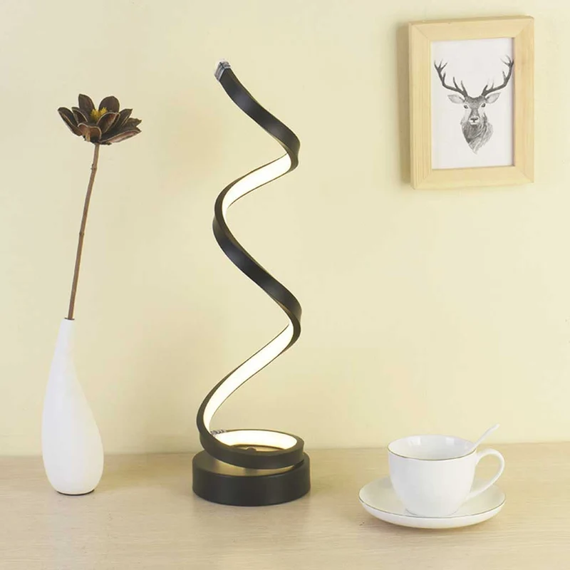 Elegant LED Bordlampe med Justerbar Lysstyrke og Design