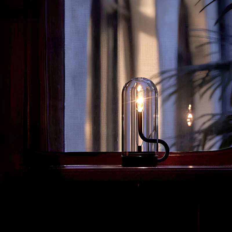 Elegant LED Bordlampe med Glasdome og Genopladelig Lys