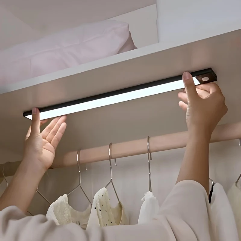 LED Væglampe med Bevægelsessensor og Genopladelig USB
