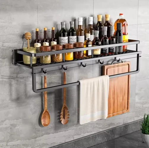 Elegant Metalkøkkenhylde med Pladsbesparende Design