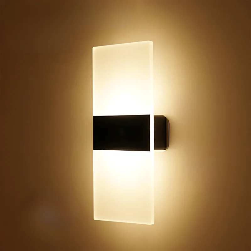 Elegant væglampe med touch-sensor og USB-opladning