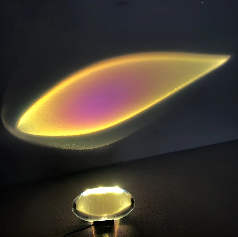 LED Projektionslampe med prismatiske effekter til kreative rum