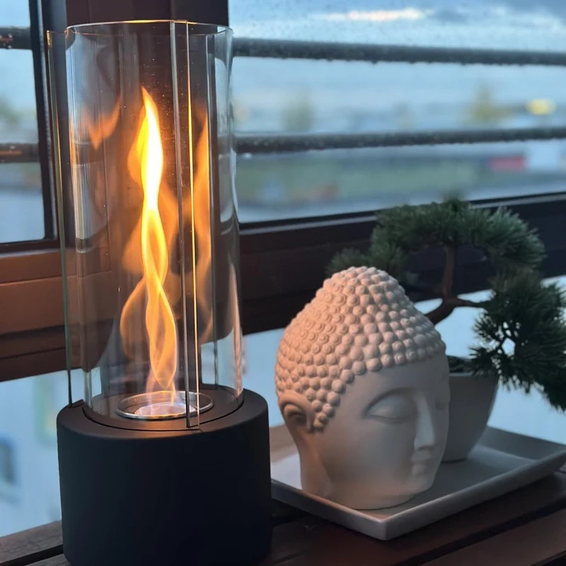 Elegant Oljelampe med Tidløs Atmosfære til Dit Hjem