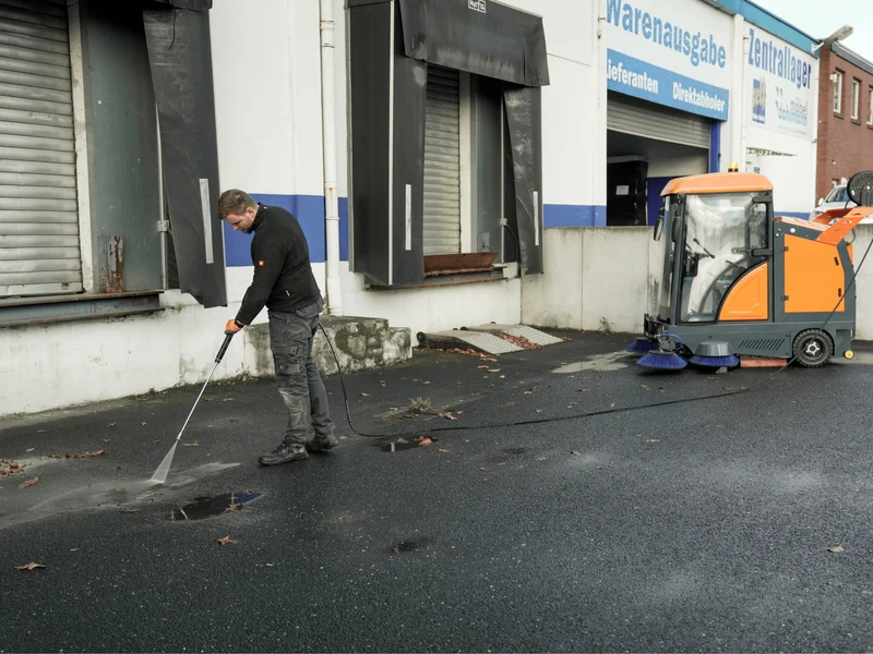 Kehrmaschine mit Kabine Graefer KM180-PRO inkl. Hochdruckreiniger