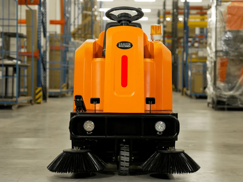 Aufsitz-Kehrmaschine Graefer KM80-PRO