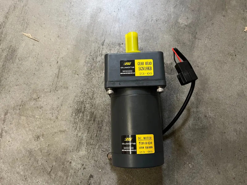 Antriebsmotor für Seitenbesen - Kehrmaschinen Daewoo/ Kremer/ Graefer