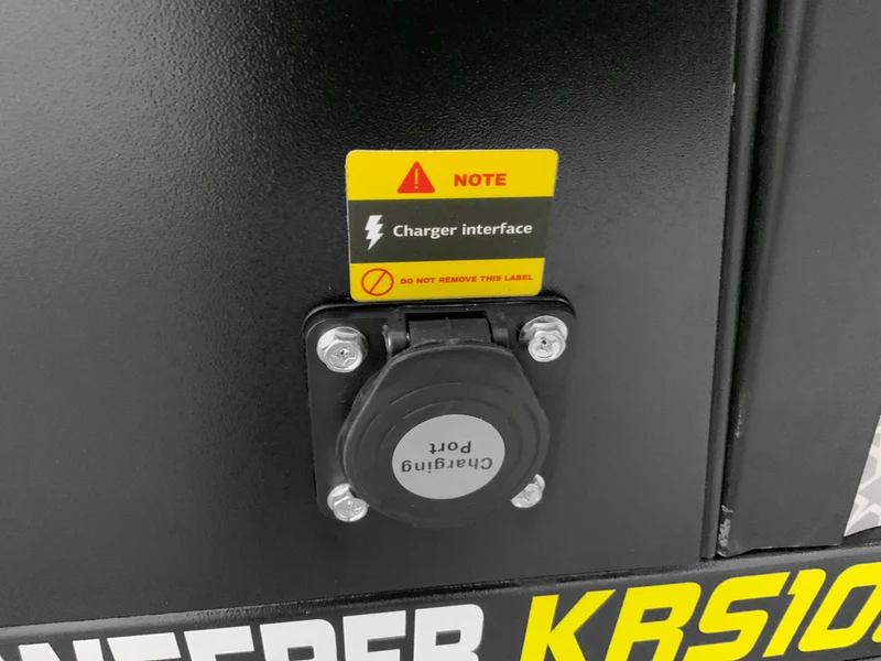 Kehrmaschine mit Kabine Kremer KRS100