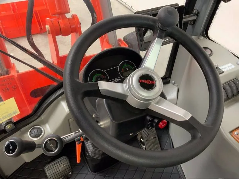 Radlader Hoflader EVERUN Modell ER 08 4WD