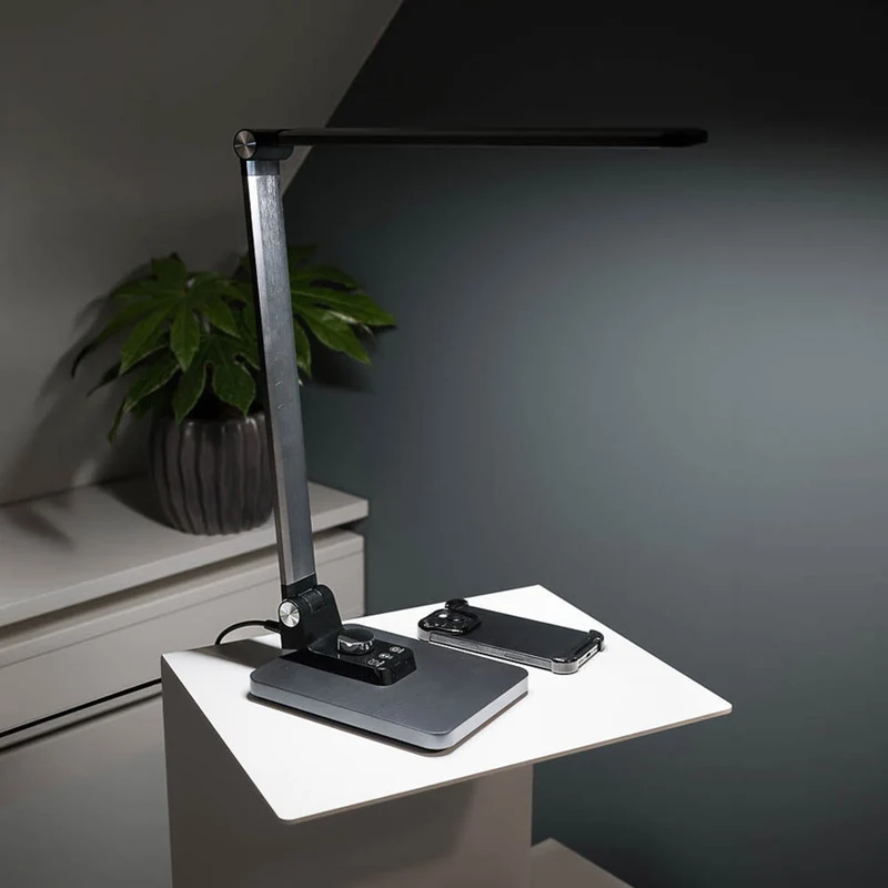 Lippa LED slim aluminium skrivebordslampe, Sølv
