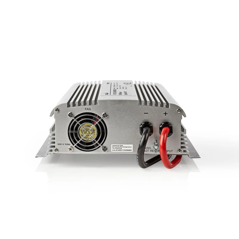 Omvormer Gemodificeerde Sinusgolf Apparaat stroomoutput: Type F (CEE 7/3) - 230 V AC 50 Hz - 1700W