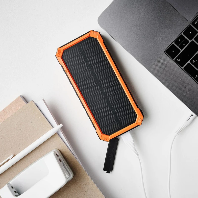 REFURBISHED Lippa 20.000 mAh Solar Powerbank 1 x USB-C PD & 3 x USB-A Output
