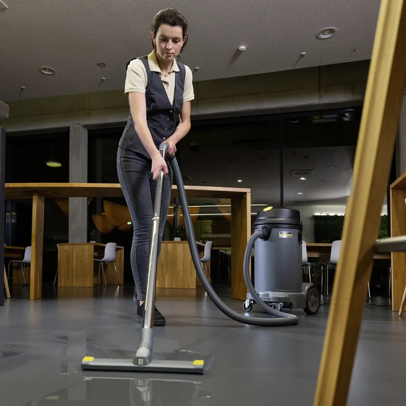 Karcher NT 48/1 1380W Solid-Liquid Vacuum Cleaner