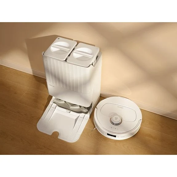 Roborock Qrevo MaxV Robotic Vacuum Cleaner, White