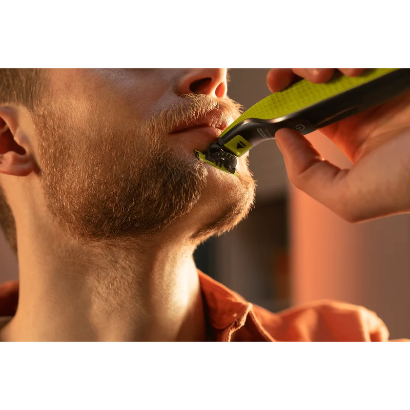 Beard trimmer Philips One Blade 360 QP2724/10