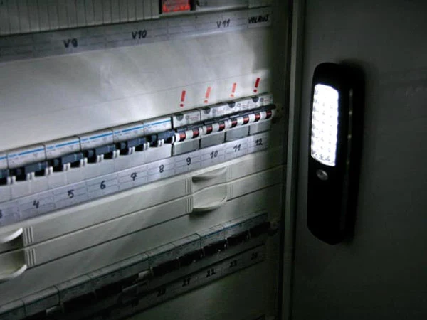 Maclean 24 LED-verkstadslampa, magnet, krok, 3xAA, MCE03