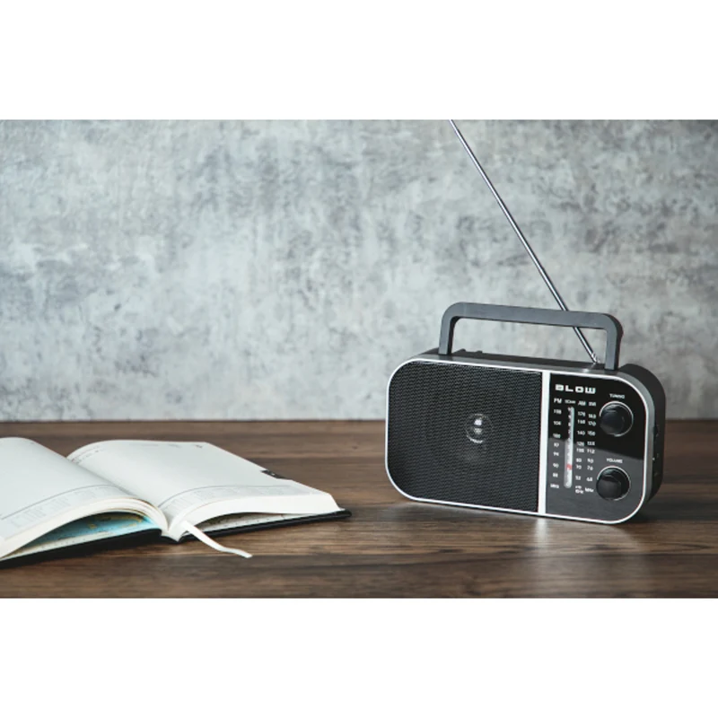 Bärbar analog radio AM/FM RA6 batteri- och nätdriven Blow
