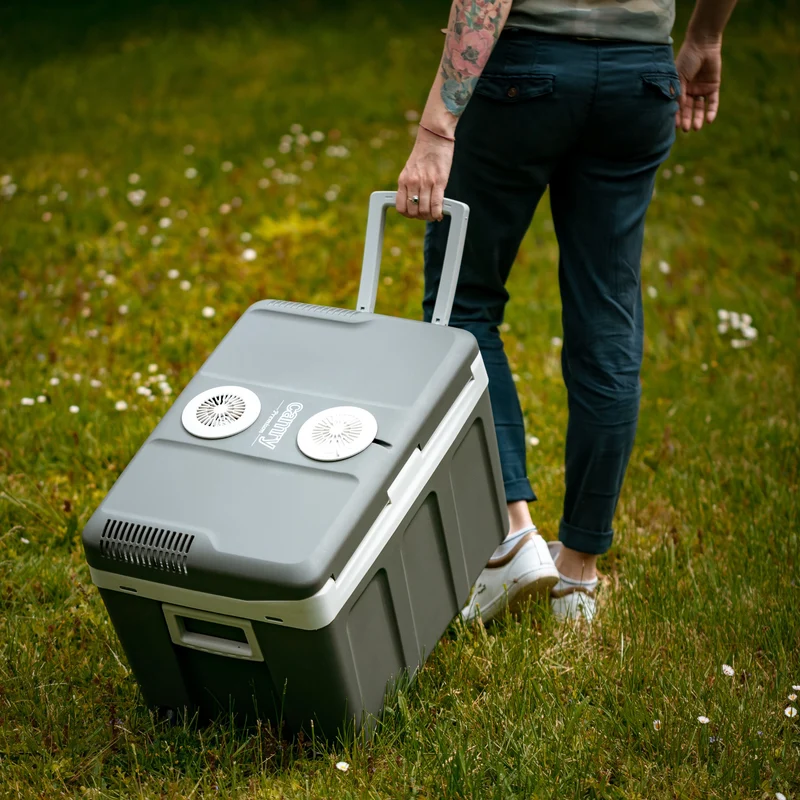 Camry turistkylskåp, värme och kyla, kapacitet 40 l, CR 8061