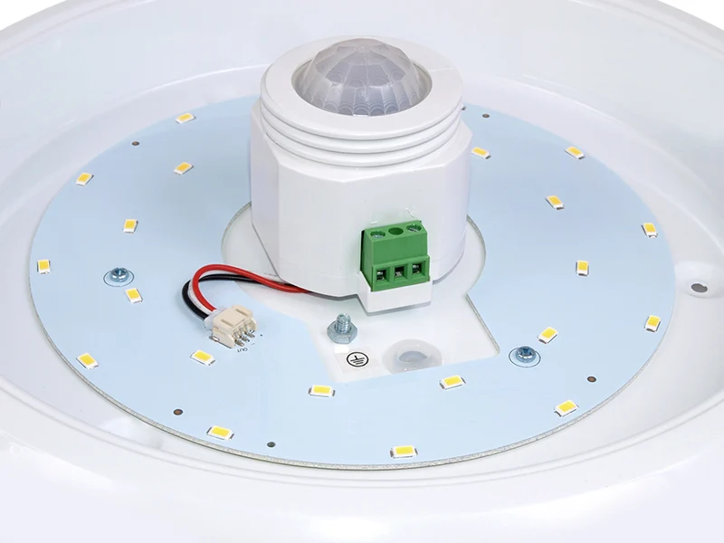 12W LED-taklampa med PIR-rörelsesensor och nödströmförsörjning, 6m räckvidd Maclean Energy MCE131 ACU