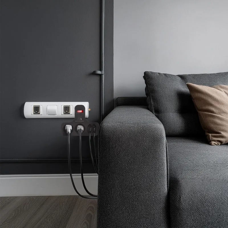 Maclean uttag, fyrdubbelt med på/av-brytare, stabiliseringsfot, typ E, 2x2,5A, 2x16A, MCE224 E/B