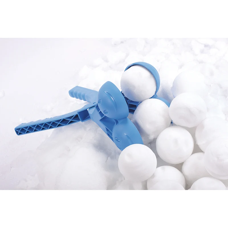Snowballee 2 Snowball maker - en nödvändighet när du organiserar snöstrider i friska luften