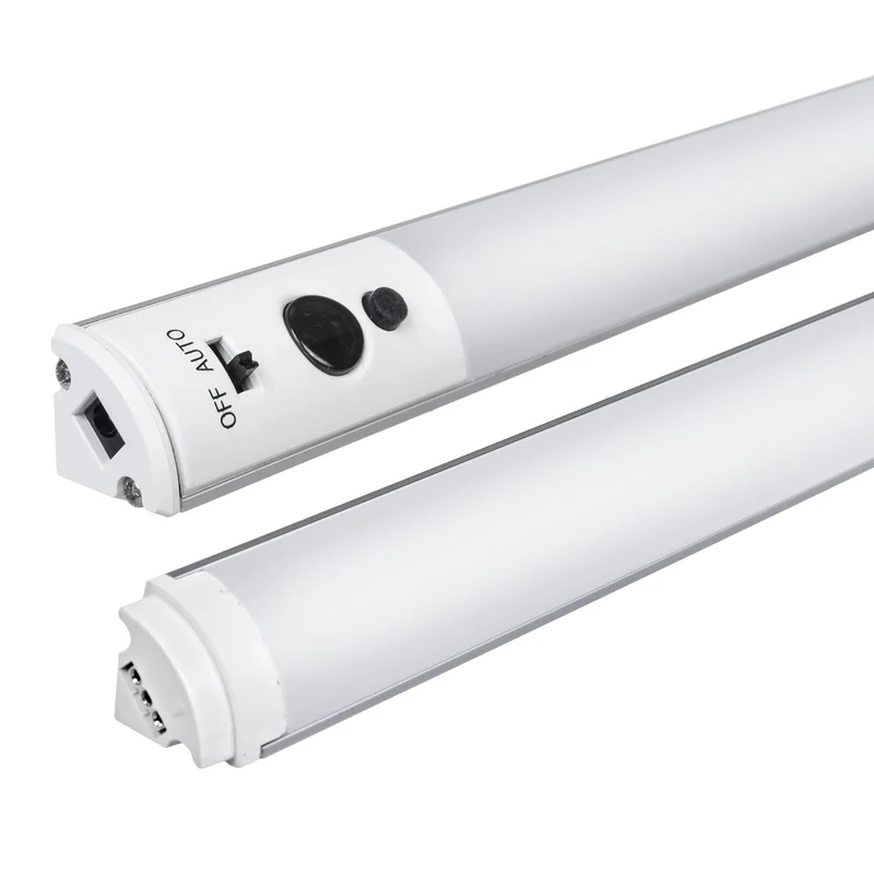LED-linjelampa för montering under skåp, set med 2 moduler, fjärrkontroll och strömförsörjning från Maclean Energy MCE245 – max 4 moduler per strömförsörjning