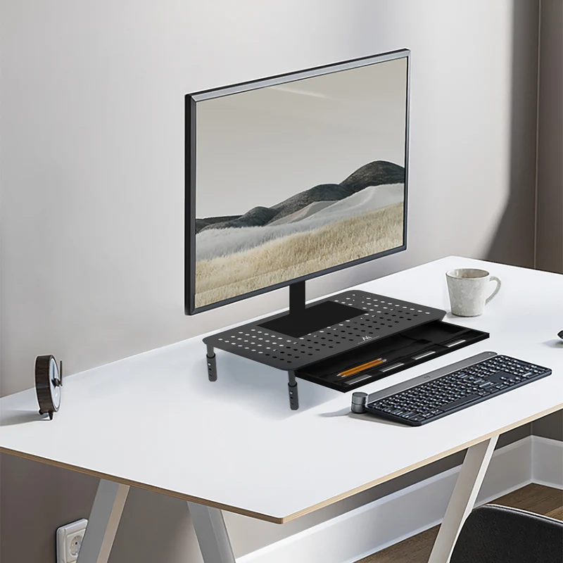 Maclean skärm- och laptopstativ, 13-32", modell MC-946. Optimerar arbetsytan och ger ergonomisk komfort för datoranvändare.