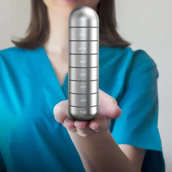 Rejsevenlig Aluminium Pillebeholder – Sikker & Vandtæt
